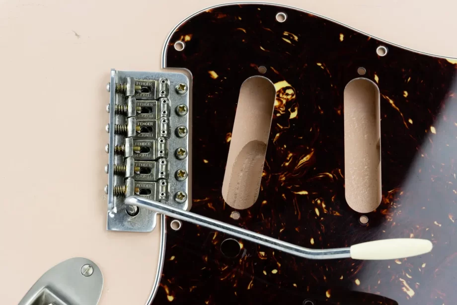 Relic Fender Stratocaster Tremolo bridge