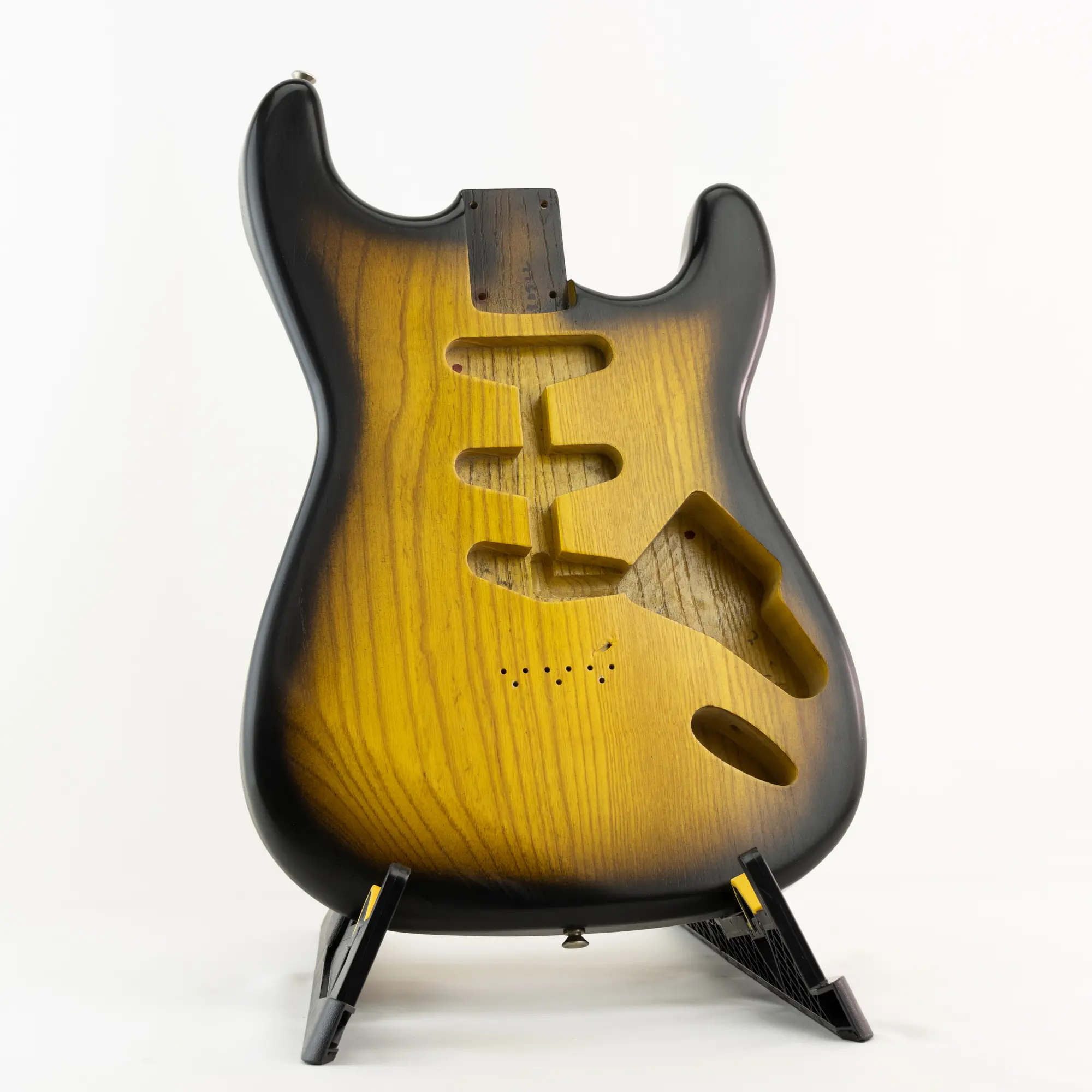 thespian konsensus yderligere Stratocaster Hardtail Body in Aged 2 Tone Sunburst